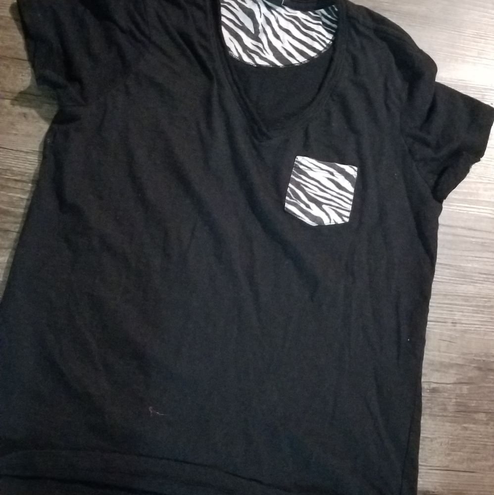 XL/2X RUE21+size.Semifitted w zebra pockrt